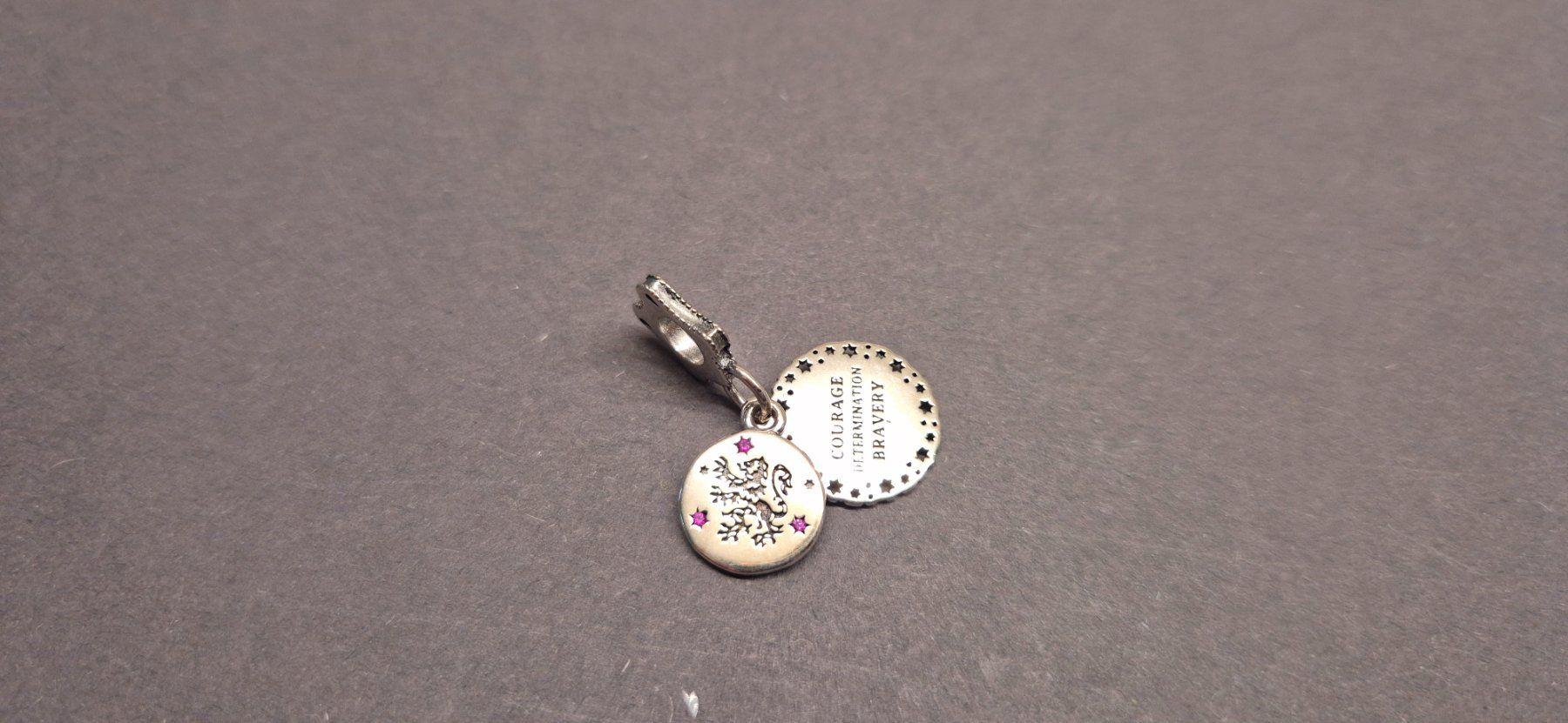 Anhänger: Silber Charm Harry Potter Gryffindor +Garantie – Neu (gemäss Beschreibung) aus Rotkreuz von Carbone_Bijou-Shop 1