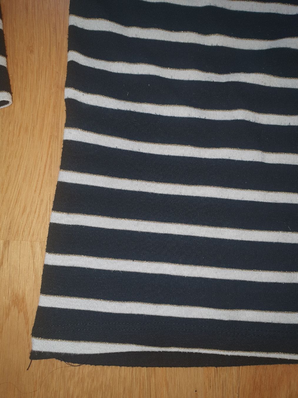 Maglioni & Felpe: Pullover, gestreift, schwarz/weiss/ glitzer, Gr. XS – Usato da Moosseedorf venduto da Sonnenschein.. 3