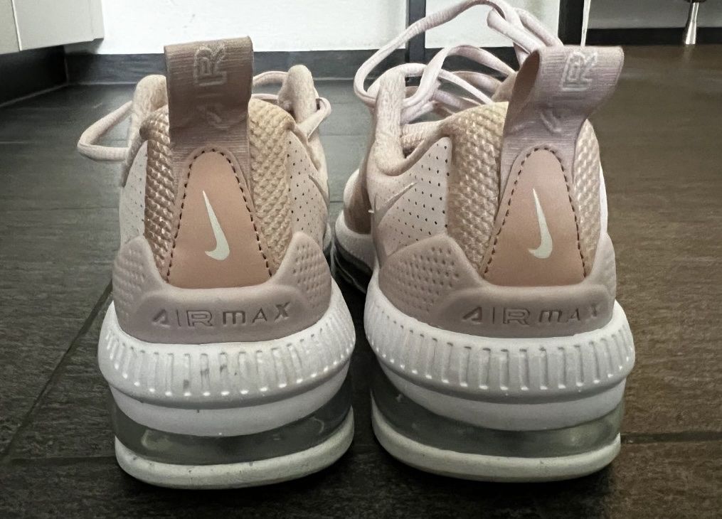 Nike Damenschuhe: nike gr 38,5 – Gebraucht aus Winterthur von EasyRS 2