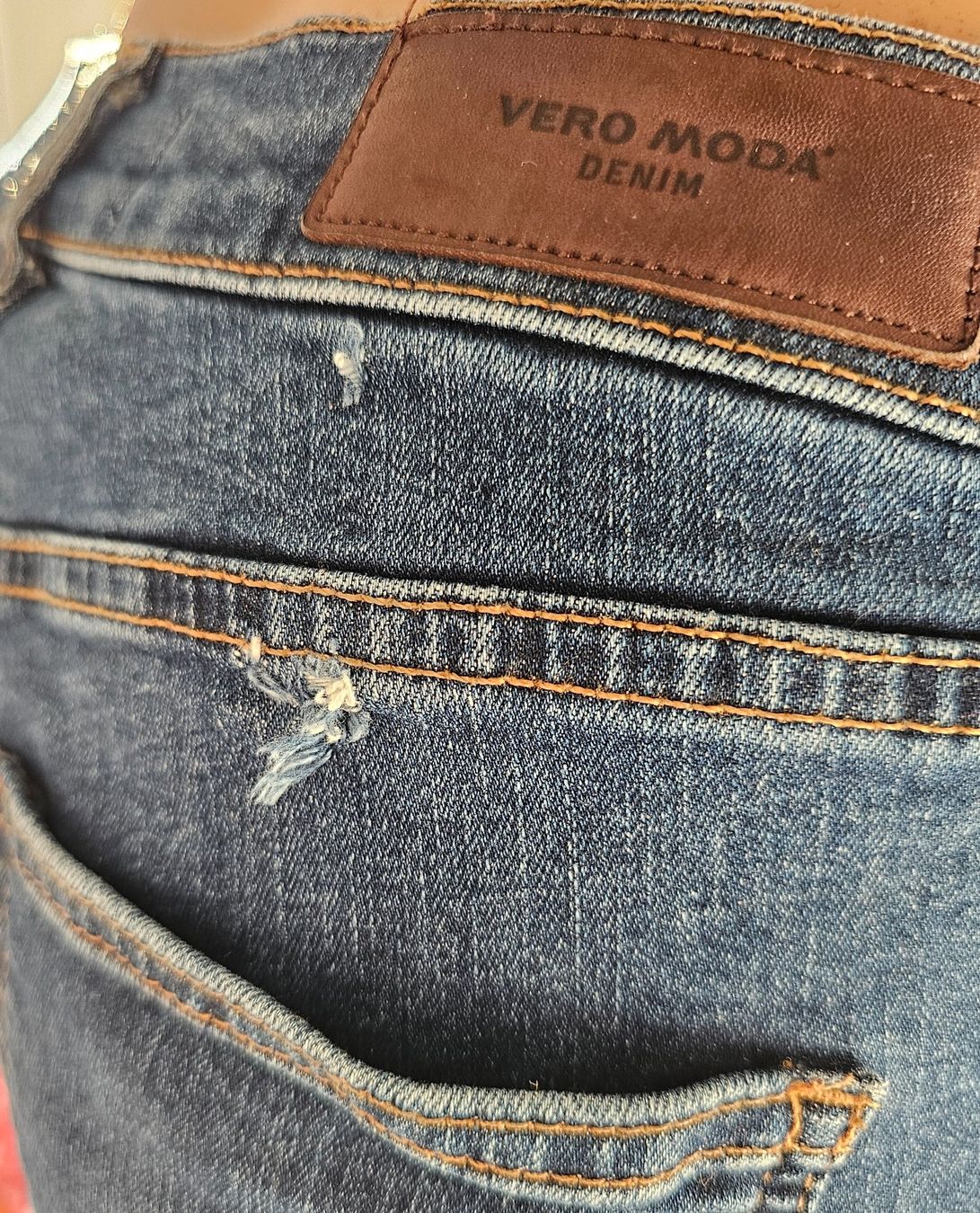 Vero Moda Jeans: Vero Moda Jeans, dunkelblau, Gr. 30/34 – Usato da Basel venduto da Mazzo84 2
