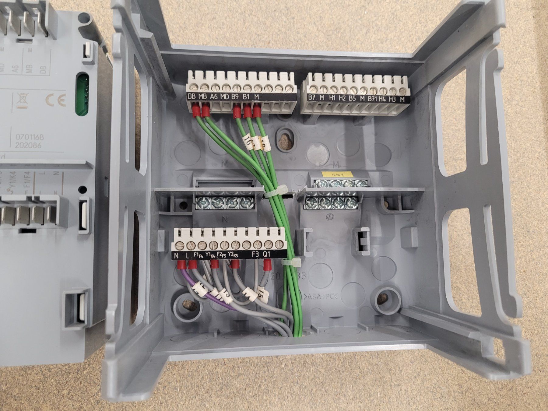 Siemens Riscaldamento: Siemens RVL470 Heizungsregler – Usato da Vitznau venduto da Vitznau84 6