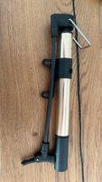 Pompe à vélo portable compacte et légère - Parfait état!