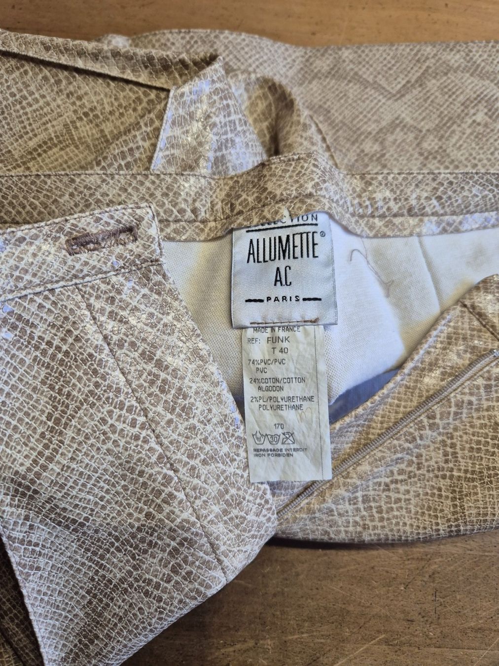Hosen: Beige Hose mit Schlangenprint in Gr. 40 – Gebraucht aus Wettingen von halloween01 2