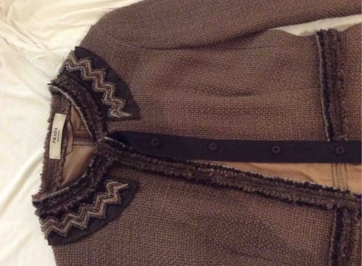 Prada Cappotti: Prada Tweed Mantel – Usato da Zürich venduto da HBe 2