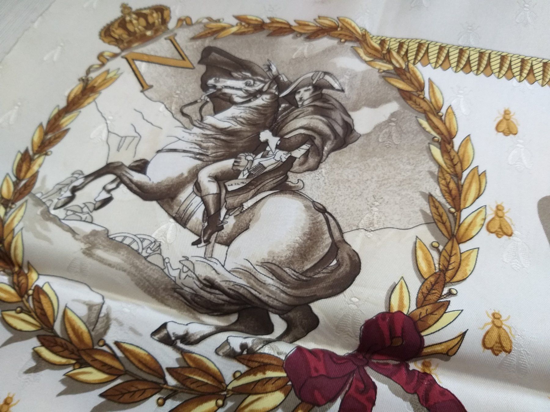 Hermès Foulard & Sciarpe: HERMES "NAPOLEON" CARRE 90 CM – Usato da Cossonay-Ville venduto da Les_1001_perles 4