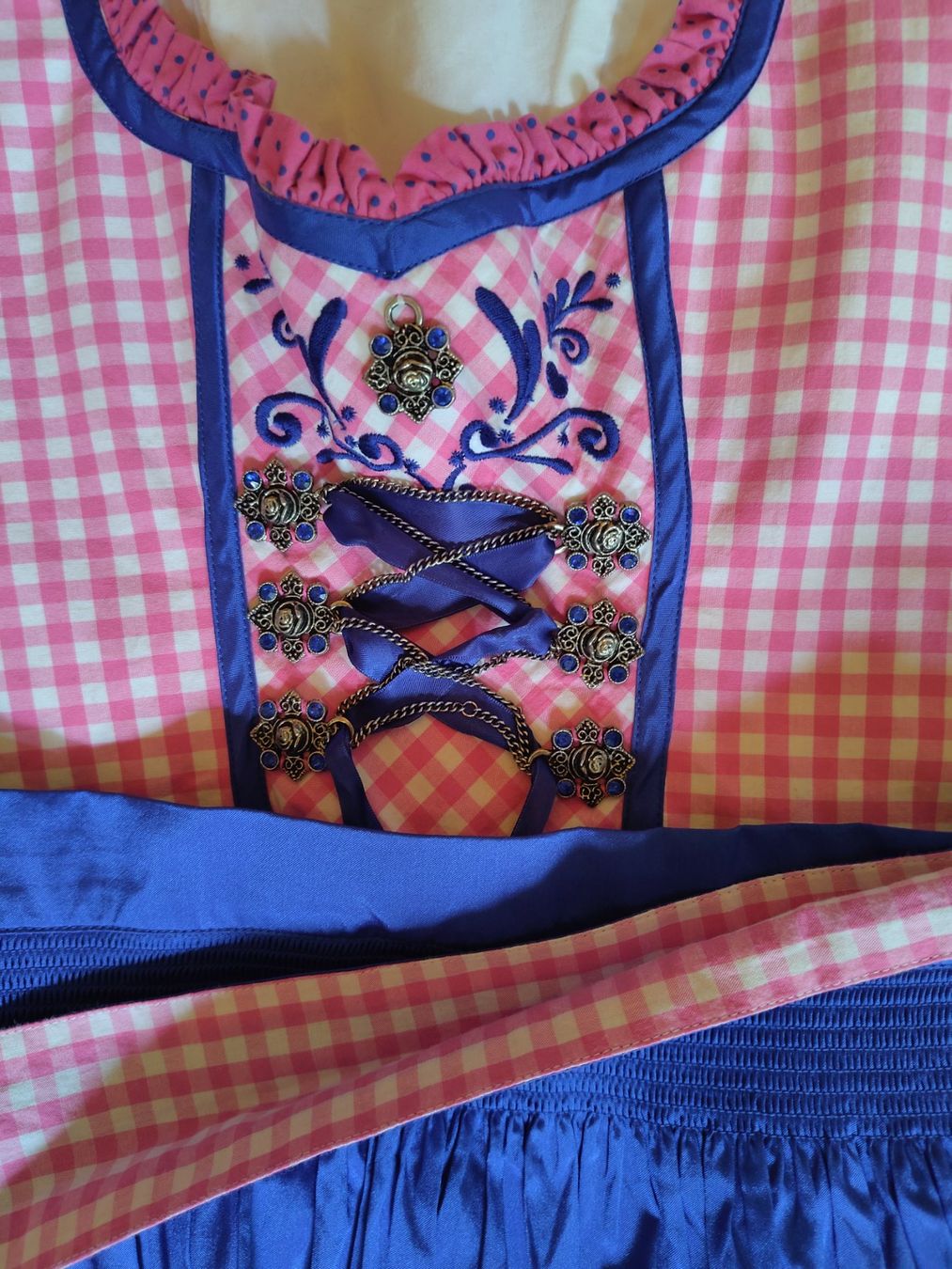 C&A Kleider: Dirndl – Gebraucht aus Bern von Linii 2