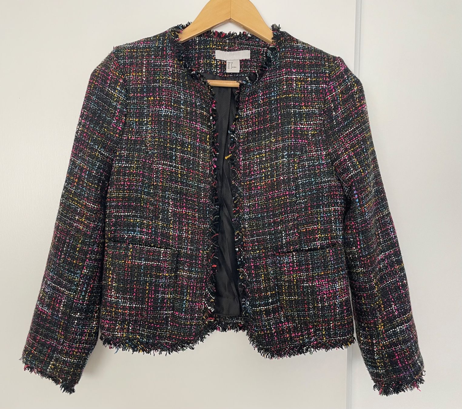 H&M Anzüge & Kostüme: H&M tweed jacket and skirt set size SMALL – Gebraucht aus Embrach von lau_2gtp