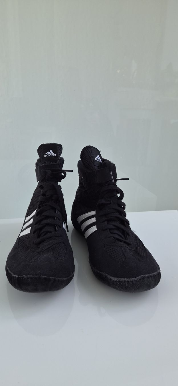 Adidas Scarpe da uomo: Adidas Ringen Schuhe Schwarz Grösse 41.5  – Usato da Rapperswil SG venduto da lemiii