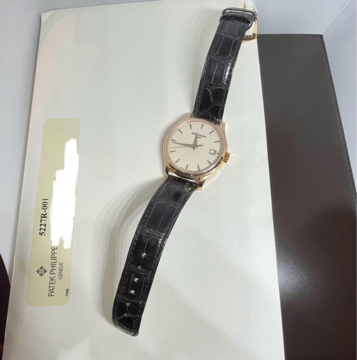 Patek Philippe Orologi: Patek Philippe Calatrava 5227r Full Set – Nuovo (secondo la descrizione) da Lugano venduto da Superstudiolugano 2