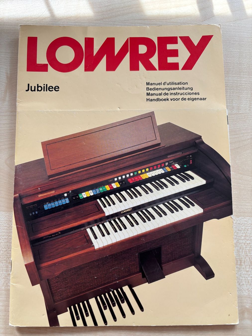 Strumenti musicali: Orgel Lowrey Jubilee gratis abzugeben – Usato da Wichtrach venduto da Espada7 5