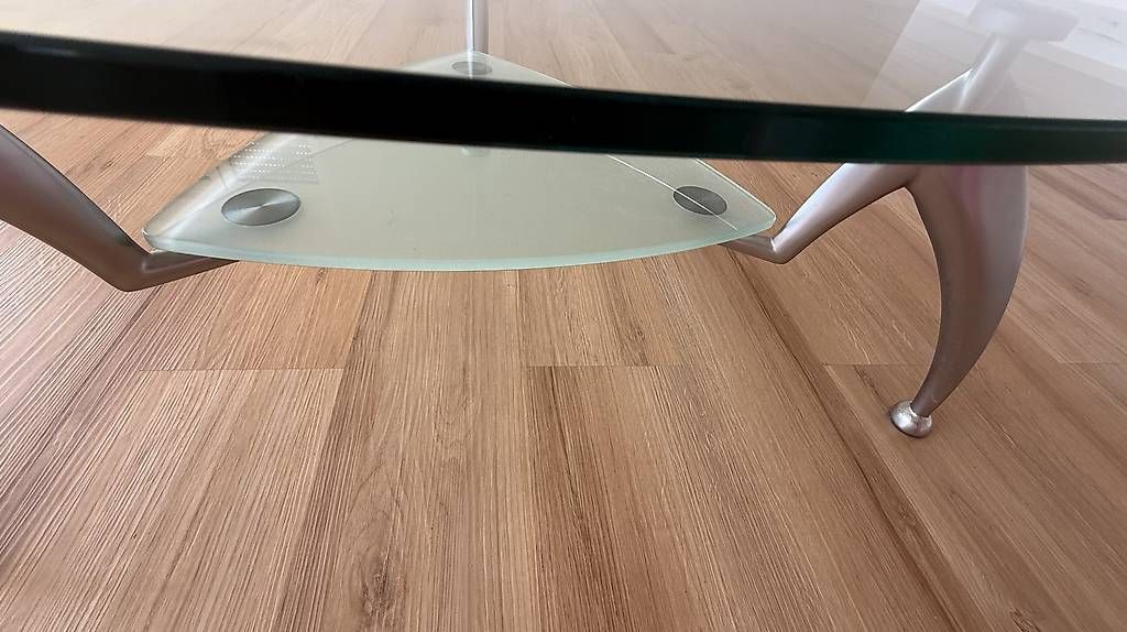 Pfister Tavoli: Glas-Clubtisch – Usato da Ebikon venduto da Leonidas2 2
