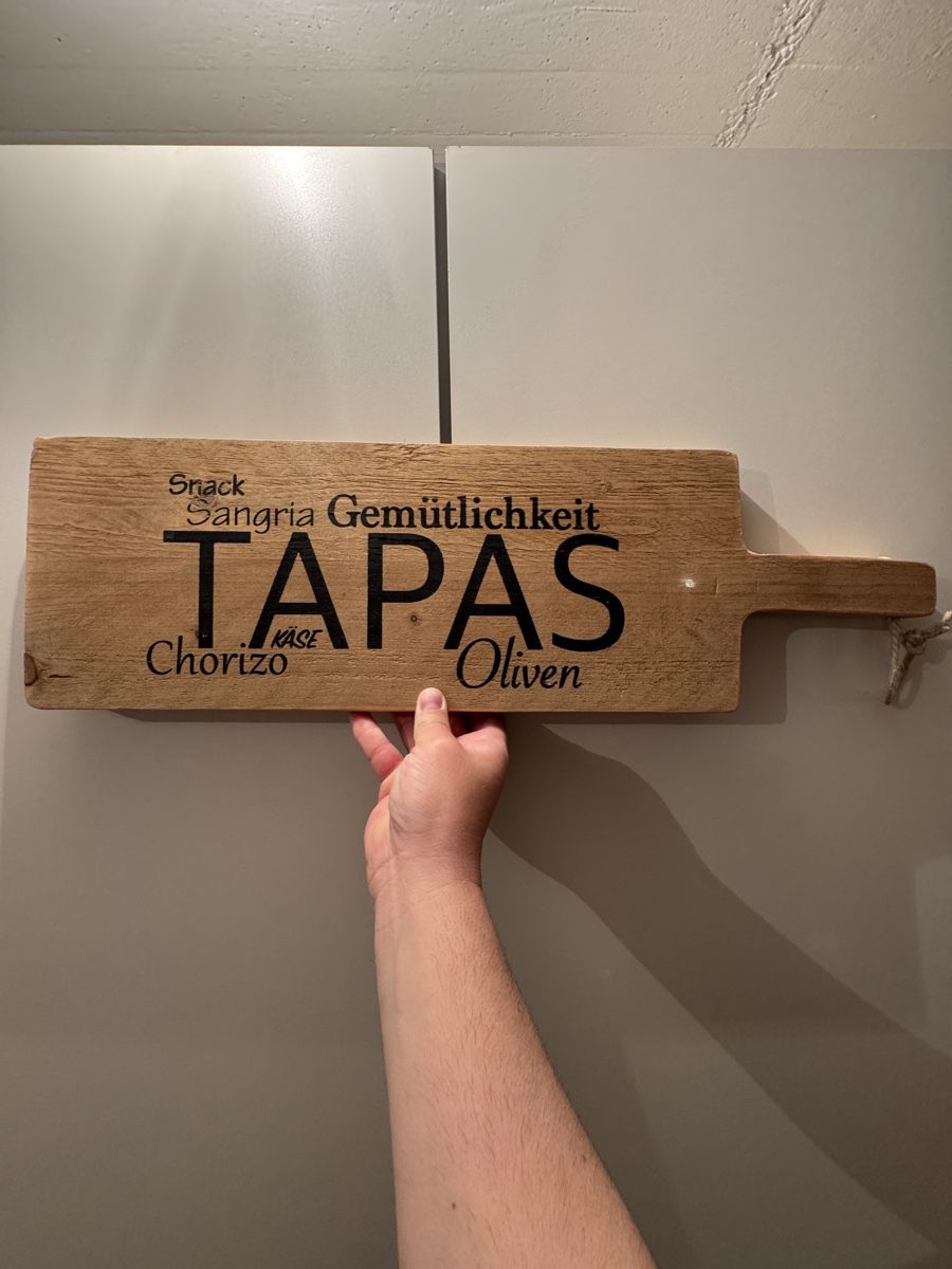 Articoli in legno: Rustikales Tapas Schneidebrett Holzbrett Servierbrett – Nuovo (secondo la descrizione) da Buch am Irchel venduto da RS011