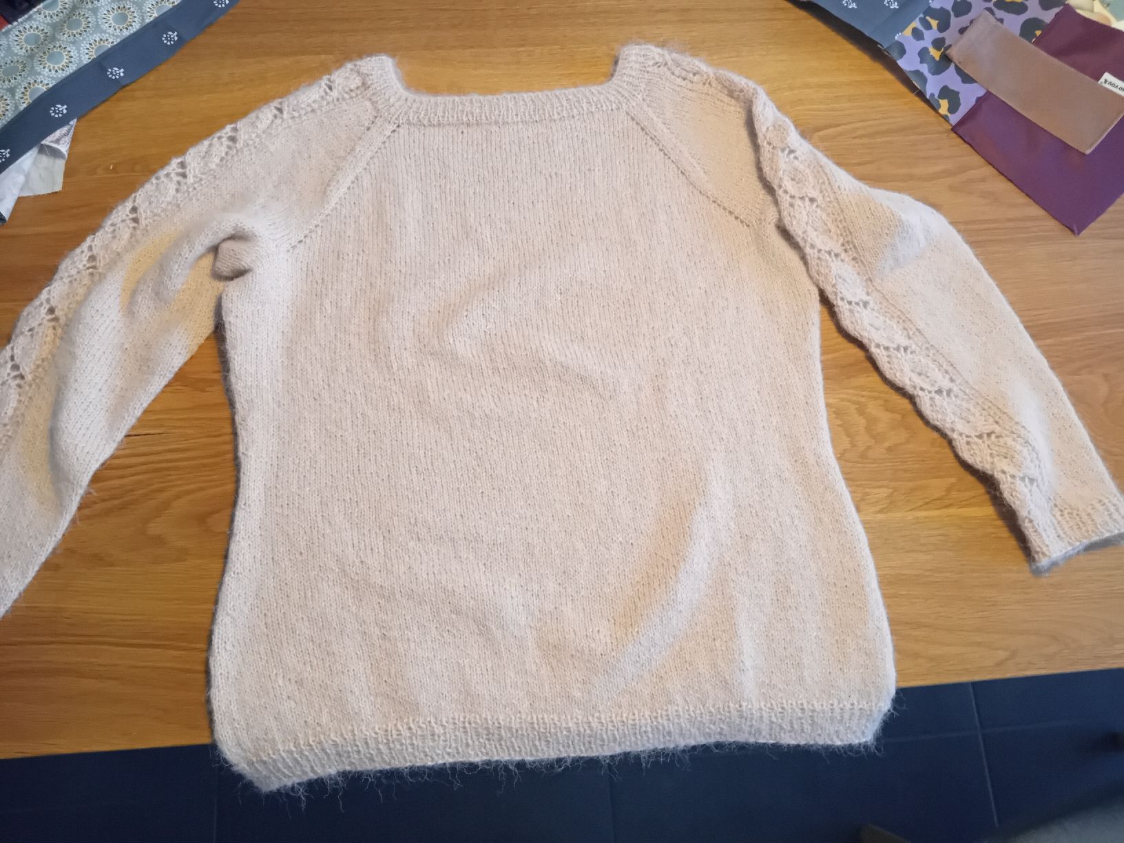 Maglioni & Felpe: Katia Soft Gratté Pullover, handgestrickt, Grösse 36-38 – Nuovo e nell'imballaggio originale da Burgdorf venduto da carodesign1