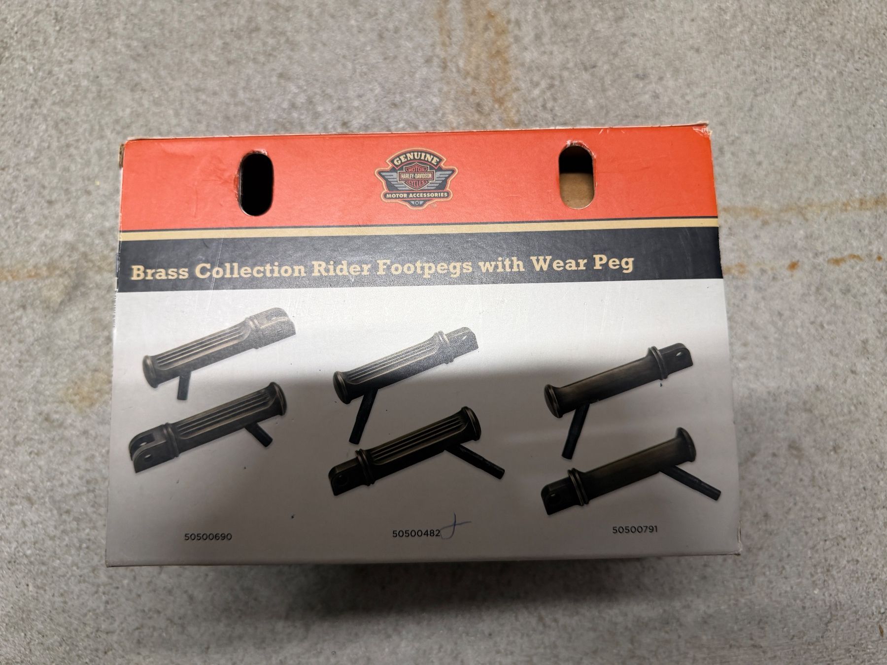 Harley-Davidson Alle Motorradersatzteile: 50500482 Harley-Davidson Fussrasten – Neu und originalverpackt aus Ostermundigen von jas_9j7d 1