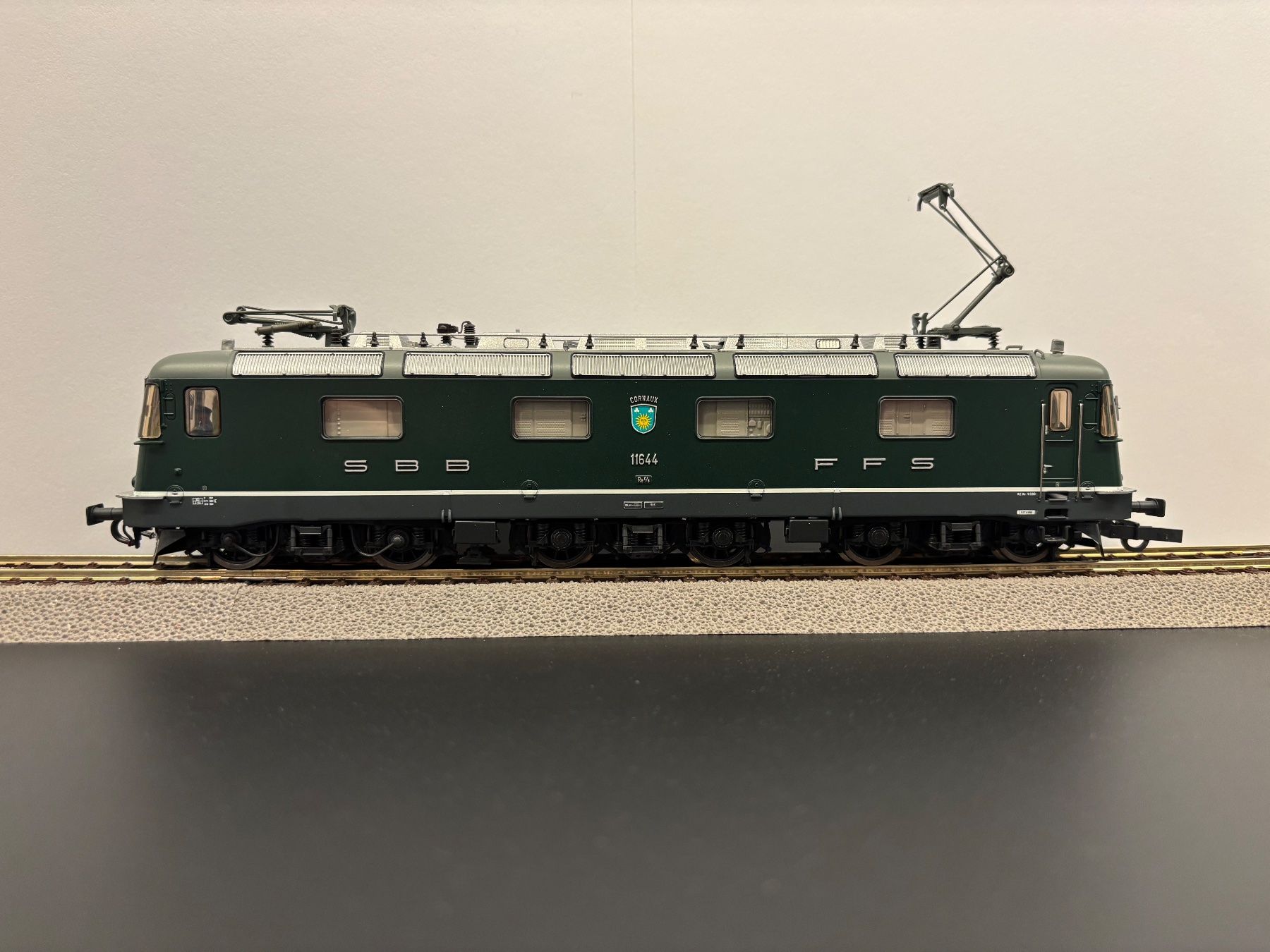 Roco Modelleisenbahnen: Roco 63731.1 Re 6/6 11644 Cornaux – Neu (gemäss Beschreibung) aus Interlaken von rigoberto0