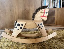 Schaukelpferd Rössli Hü Holz Albisbrunn
