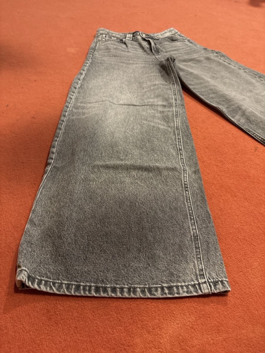 Stradivarius Jeans: Graue Baggy jeans – Nuovo (secondo la descrizione) da Affoltern am Albis venduto da tam_5vn5 2