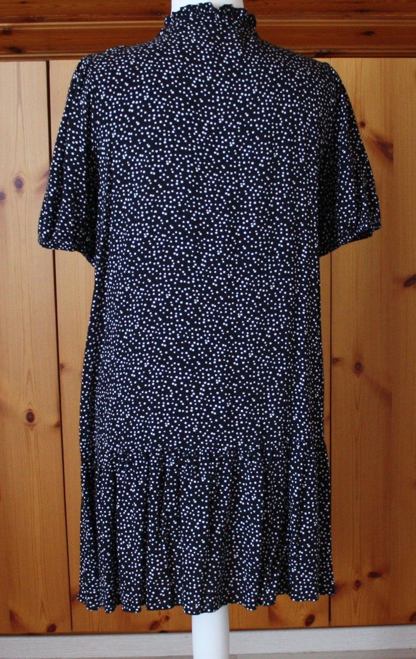 Vestiti: Kleid Kurzarm C + A schwarz - weiss Gr. XL – Usato da Flüelen venduto da Diversicum-Curvy 6
