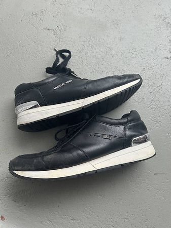 Micheal Kors sneakers