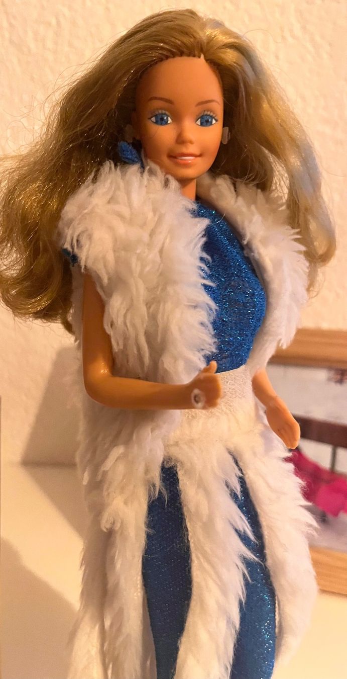 Bambole: Barbie Fabulous Fur – Usato da Villeneuve VD venduto da sge_7fbm 1