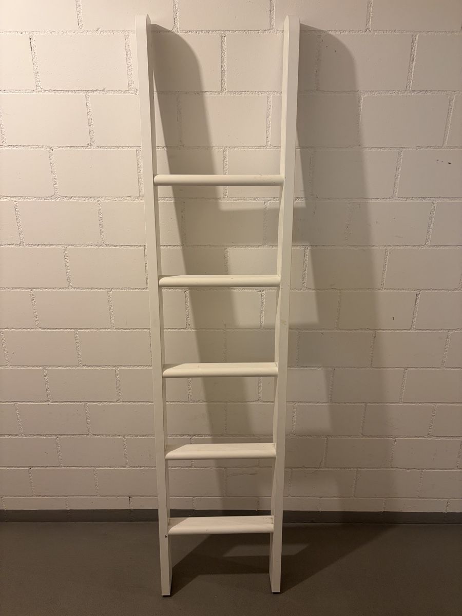 Ikea Scale: IKEA Smastad Leiter zu Hochbett – Usato da Leibstadt venduto da Shopcity