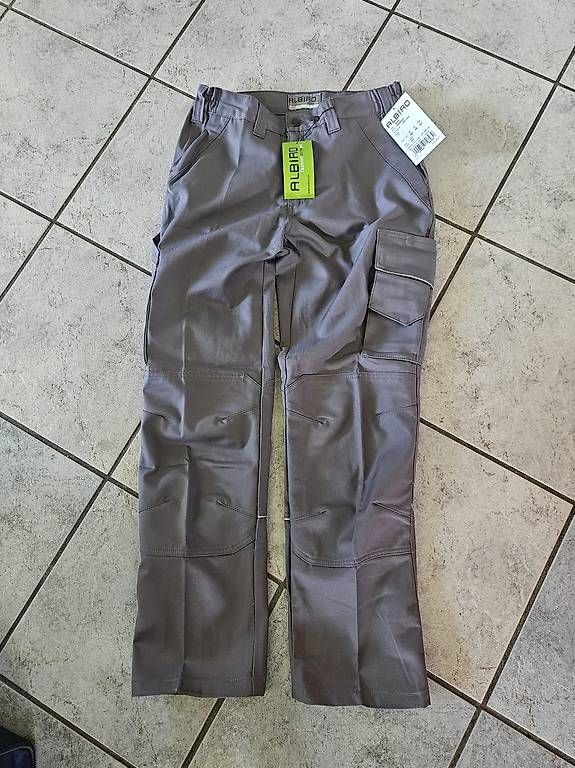 Pantaloni: Arbeitshose – Usato da Sisikon venduto da bryke