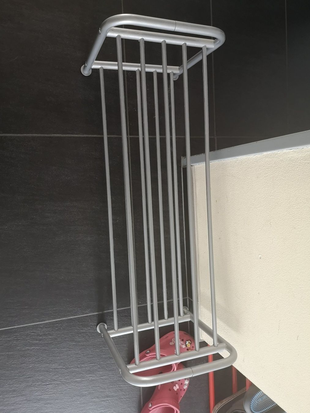 Allestimento di negozi e stand fieristici: Schuhgestell – Usato da Rubigen venduto da Wbowtie 1
