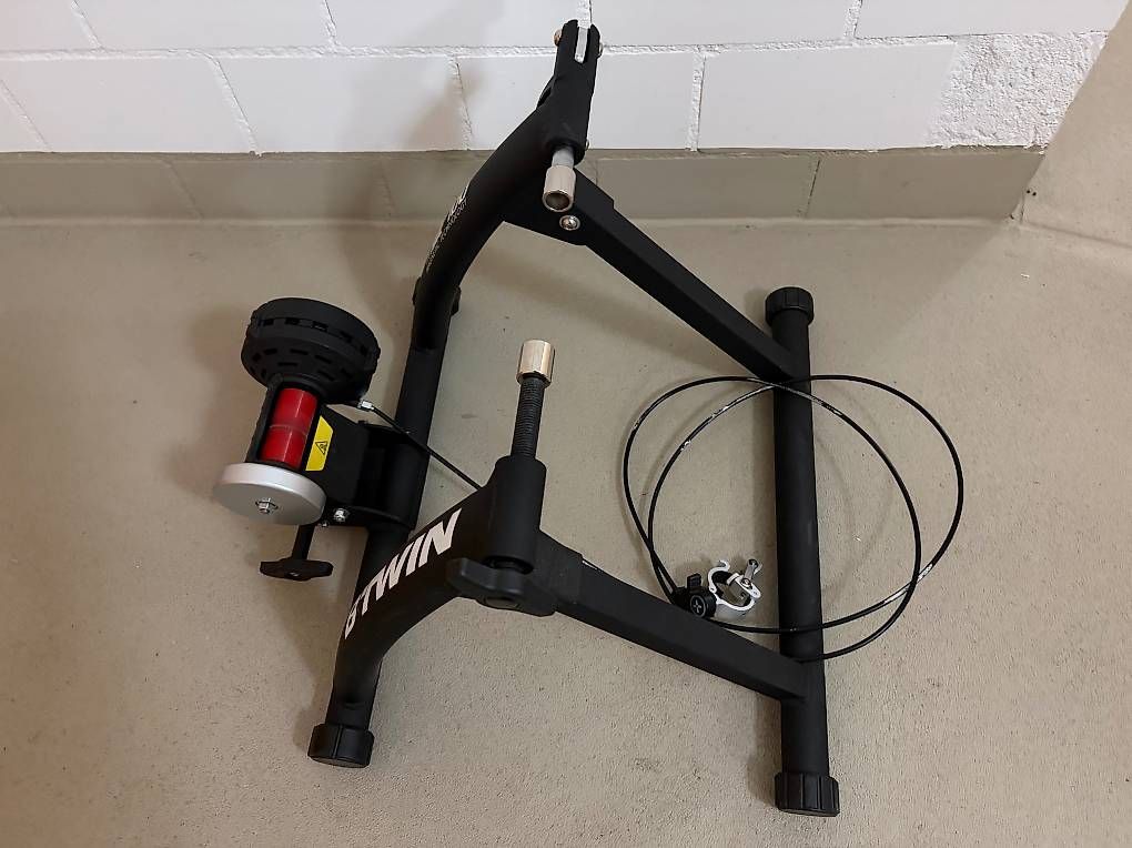 Hometrainer: BTWIN Rollentrainer InRide 100 – Usato da Hausen am Albis venduto da pdi36