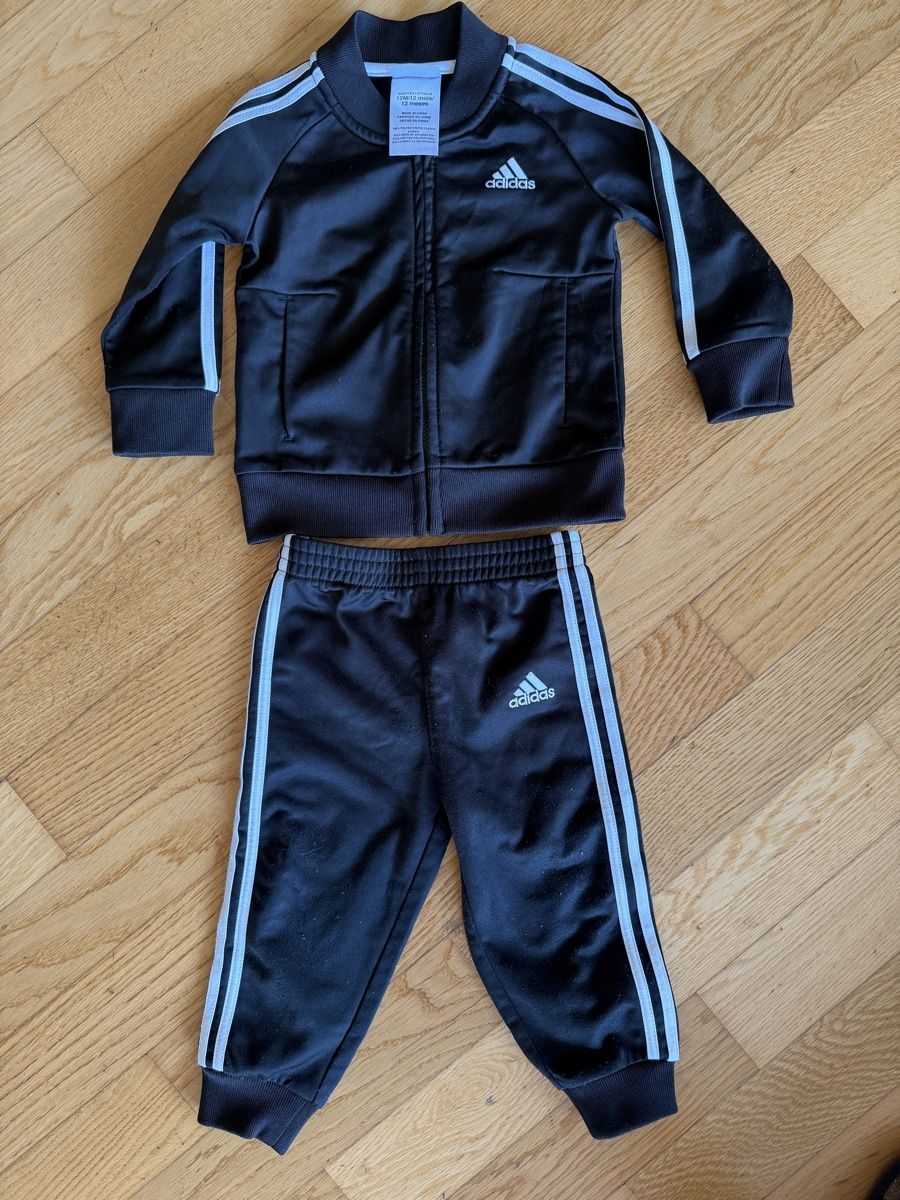 Adidas Completi, tute sportive e funzionali: Adidas Trainingsanzug schwarz Grösse 12M – Usato da Luzern venduto da Ontigra