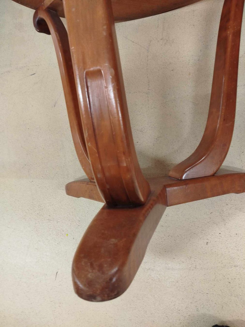 Tische: Vintage art deco  table circulaire – Gebraucht aus La Chaux-de-Fonds von Emmaus2300CDF 9