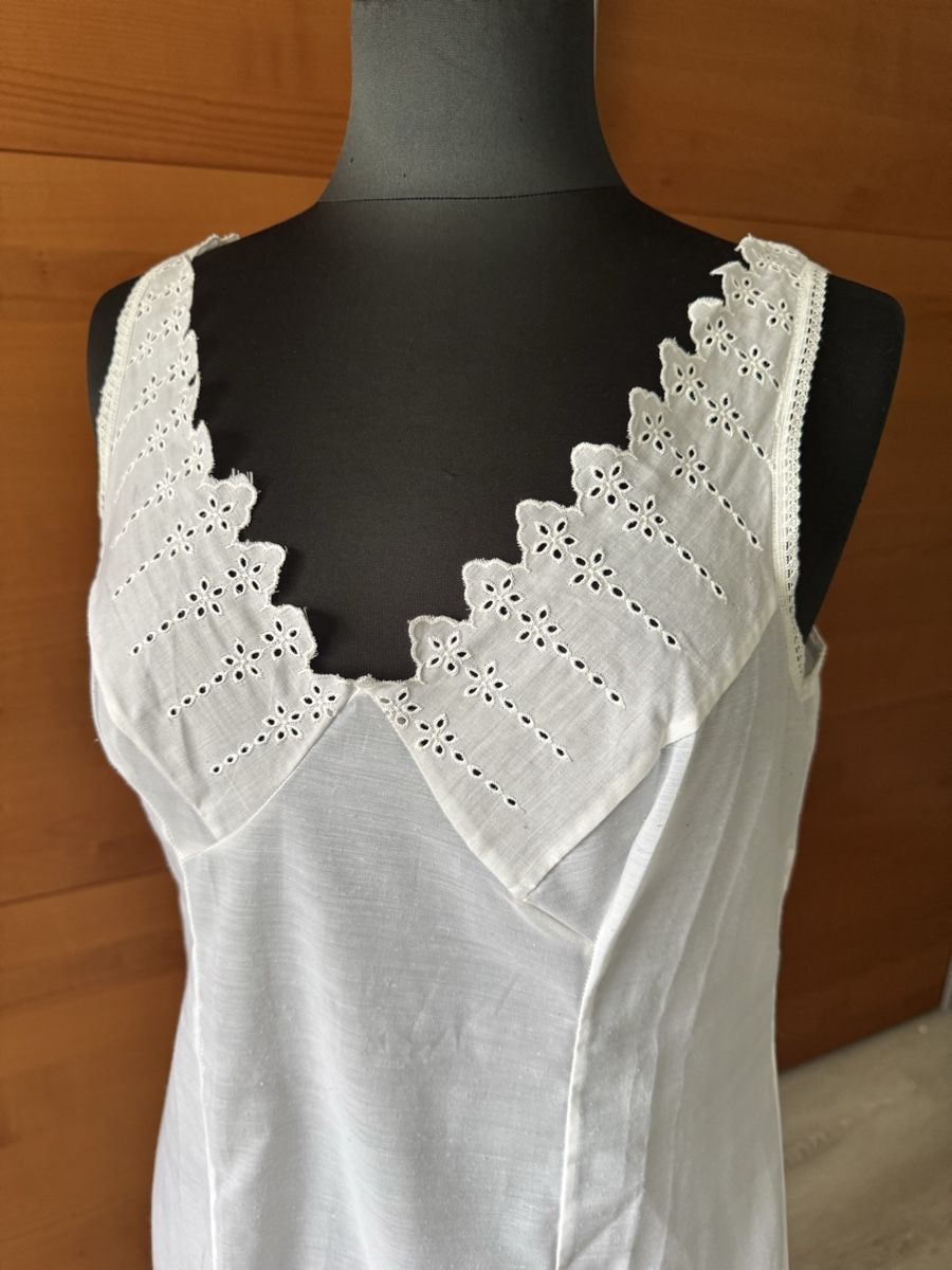 Autres dessous: Unterkleid weiss Gr.40 – D'occasion à Morschach par jeanhenrifabre 1