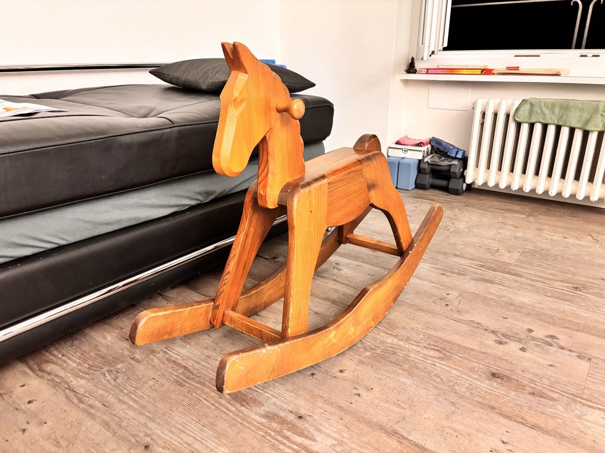 Jouets: Holz Schaukelpferd – D'occasion à Zürich par chronos7 2