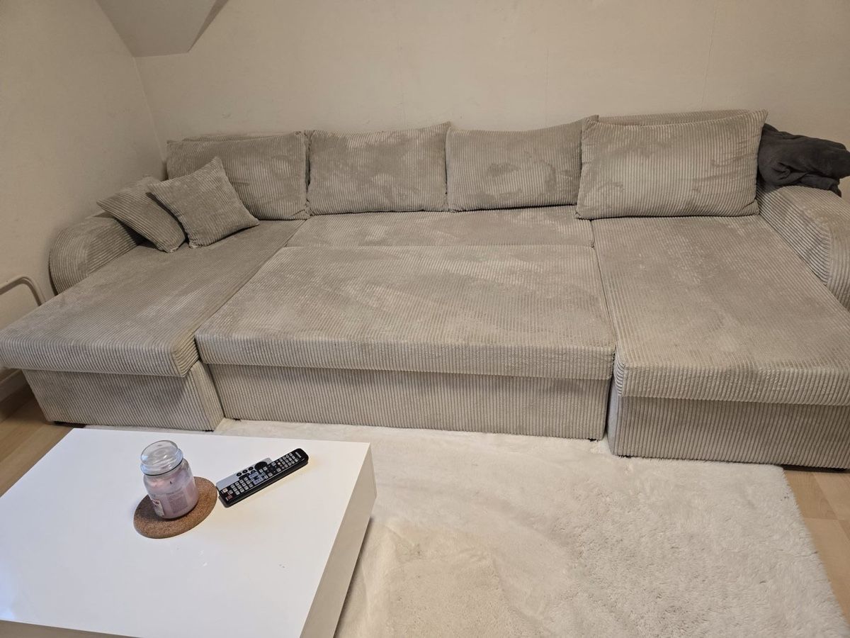 Divani: Ecksofa Cordstoff grau mit Schlaffunktion gebraucht – Nuovo (secondo la descrizione) da Winterthur venduto da mvsxmx