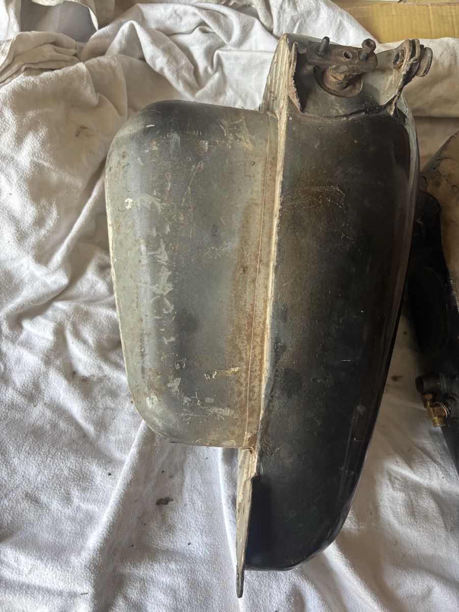 Harley-Davidson Tutti i ricambio per moto: Harley Davidson Benzin & Oil Tank – Usato da Schötz venduto da Harley35 4