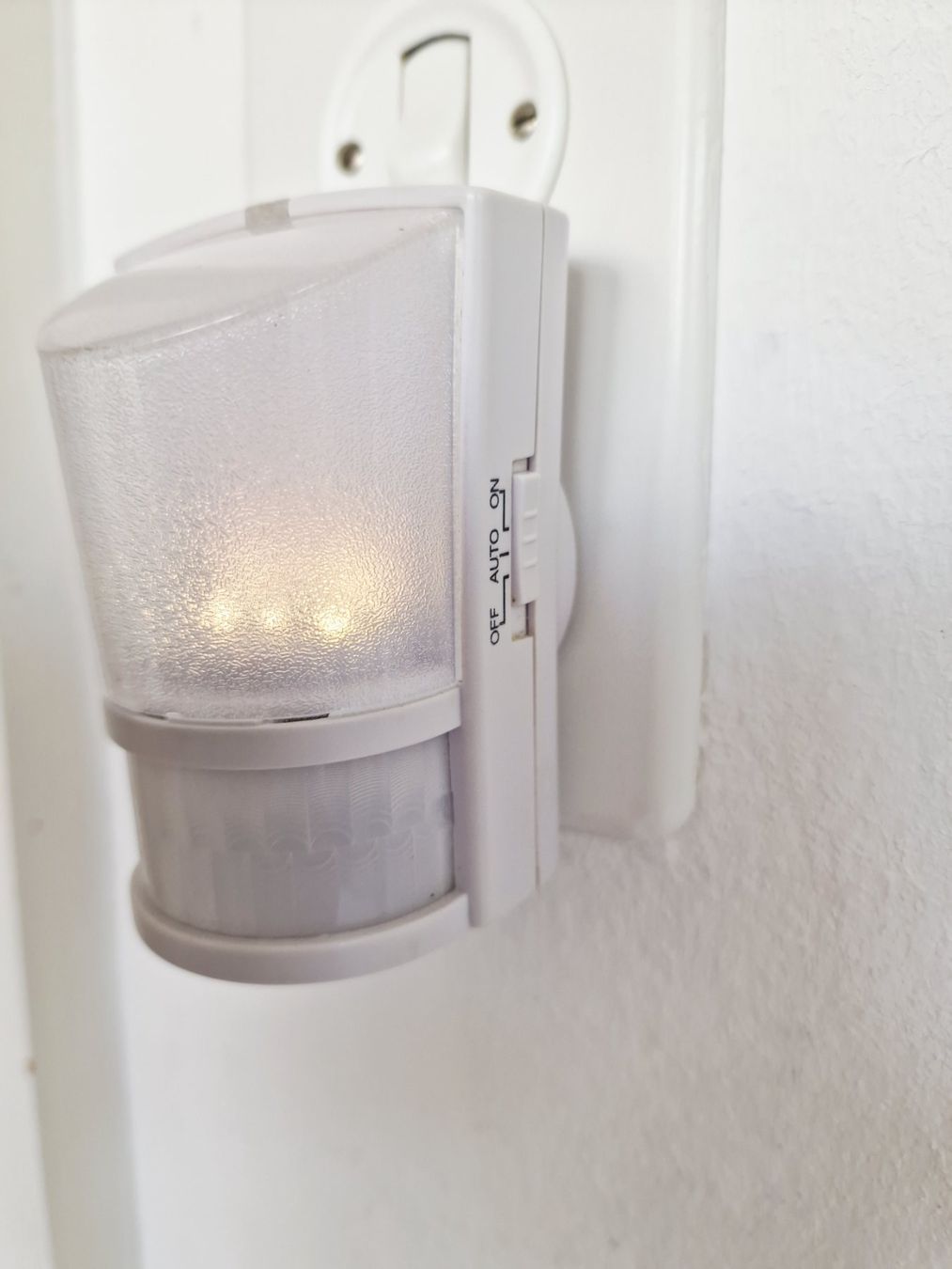 Lampes: Zwei Nachtlichter mit Bewegungsmelder – D'occasion à Hallau par CHACLA 1