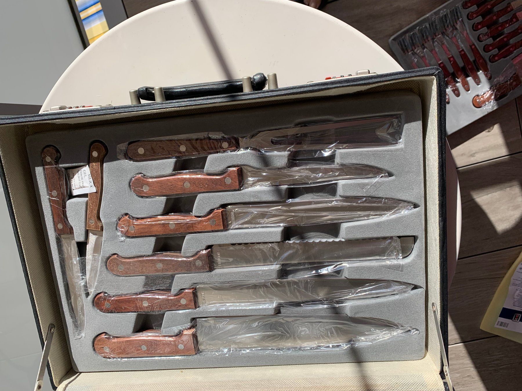 Set di posate: Grill-Ess-Besteck 24 - teiliges Set – Nuovo e nell'imballaggio originale da St. Gallen venduto da Adwen 2