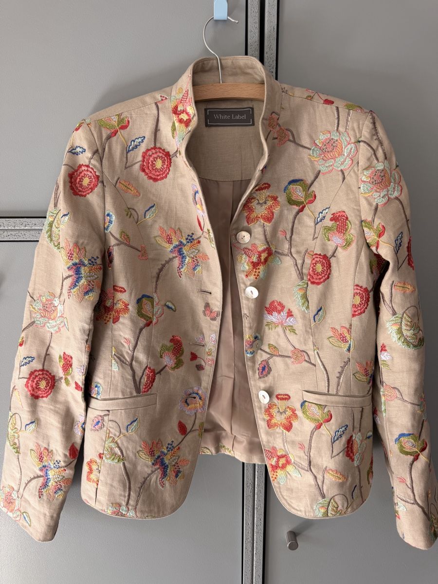 Giacche: Bestickte Leinenjacke von Breuninger White Label 36 – Usato da Einsiedeln venduto da kalliopee 2