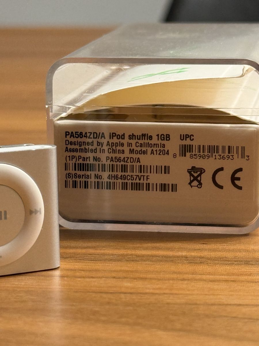 Apple Lettore multimediale portatile: Apple iPod Shuffle silber – Usato da Zürich venduto da sgmiles 4