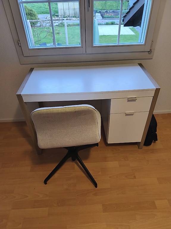 Scrivanie: Kinder Bürotisch – Usato da Nebikon venduto da Travis8