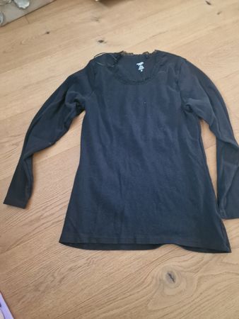 Schwarzes Langarmshirt mit Spitze, Gr. XL, guter Zustand