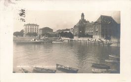 Neuchâtel (NE) Der Hafen mit Booten, der Post