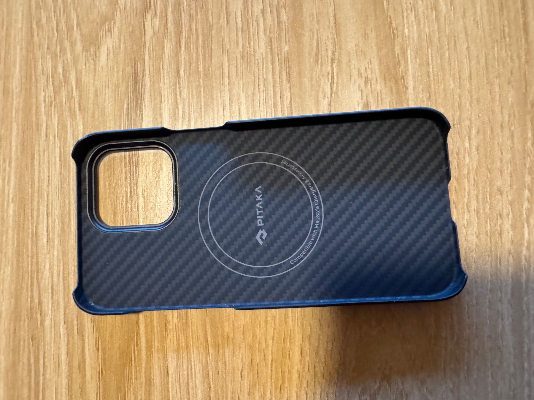 Apple Telefoni cellulari / Smartphones: Pitaka hülle Iphone 14 pro max – Usato da Büttikon AG venduto da Jaden_ft9w 1