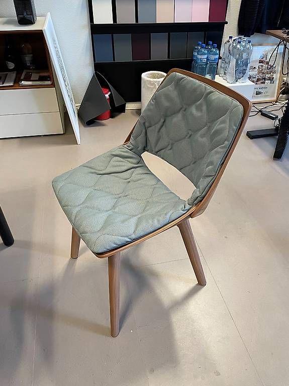 Stühle: ROLF BENZ 650 Stuhl – Gebraucht aus Volketswil von wirzwohnen