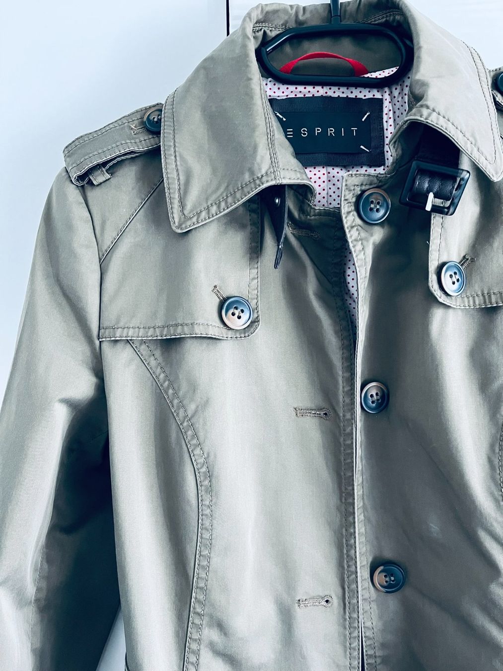 Esprit Cappotti: Trenchcoat Esprit - Khaki – Usato da Remigen venduto da vicunja 5