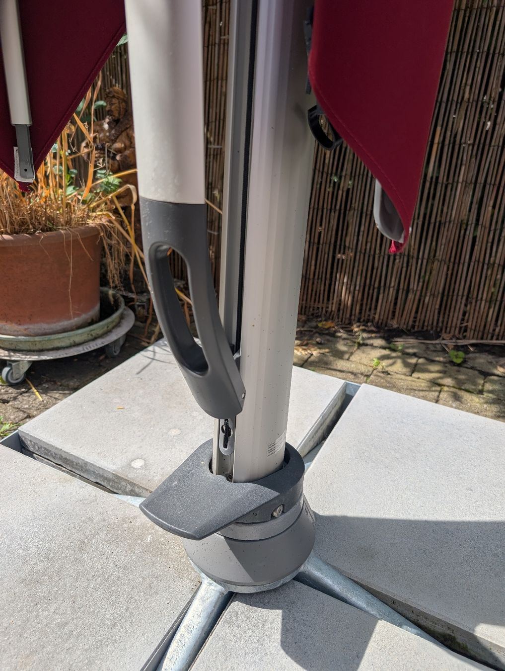 Glatz Parasols: Glatz Sonnenschirm Sobrano S+ mit Standfuss – D'occasion à Dietlikon par anbe64 5