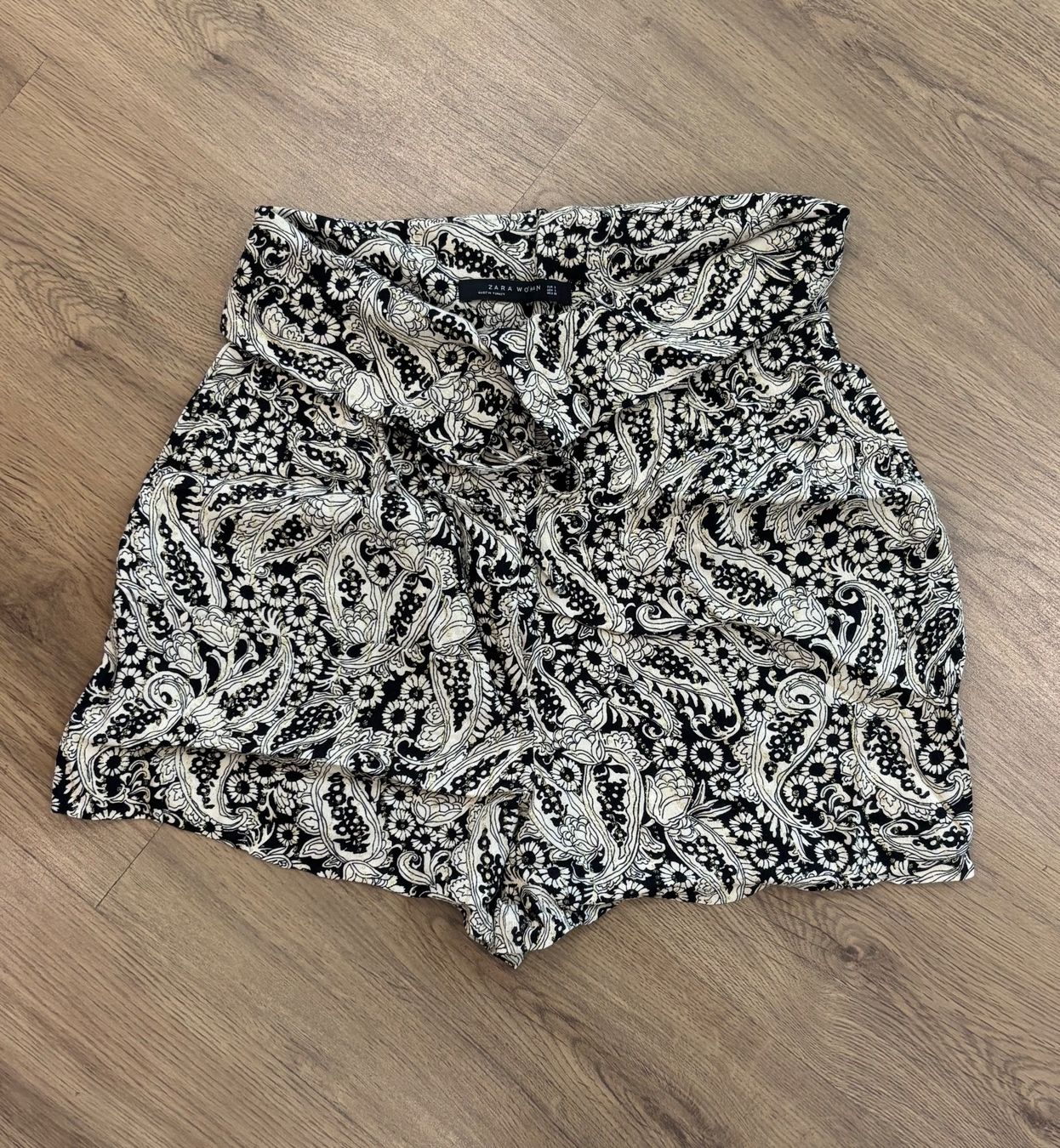 Zara Pantaloni: elegante Shorts - Zara - Gr. S – Usato da Brügg BE venduto da rutschimedizin 1