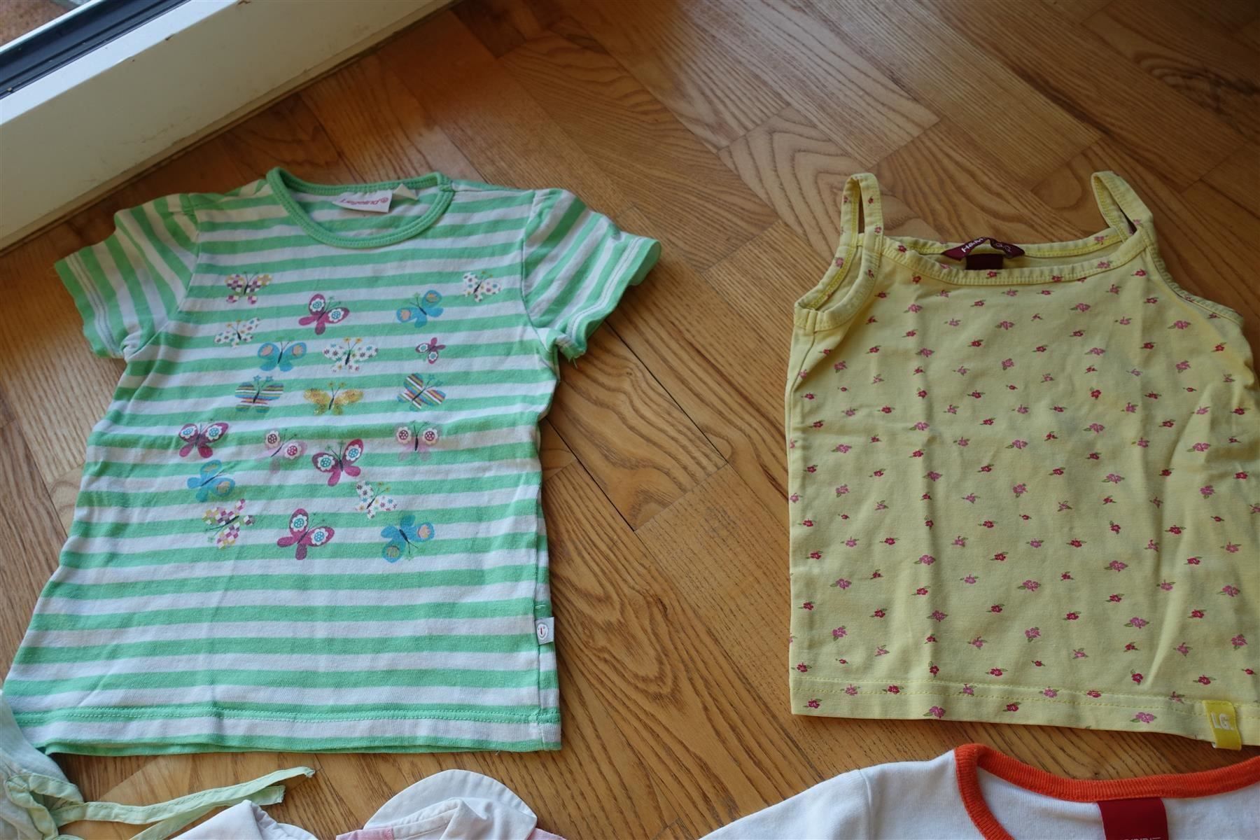 Kleiderpakete & -sets: Gr. 92 / 4 x Sommeroberteile , 1 x Kleid – Gebraucht aus Aesch ZH von Goonies_1 1