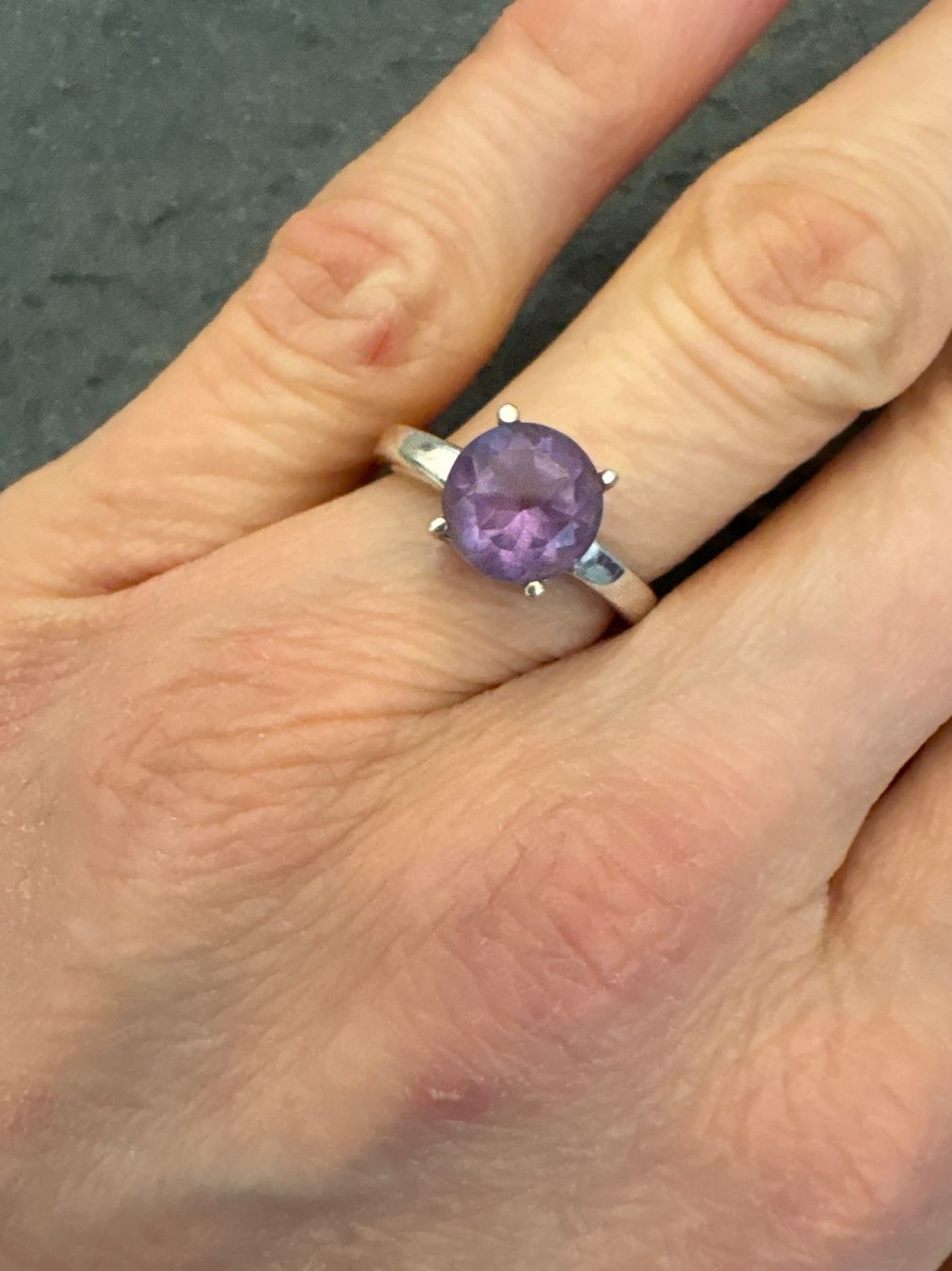Anelli: Silberring mit Amethyst Grösse 51 – Usato da Pfäffikon ZH venduto da Sil-Vany