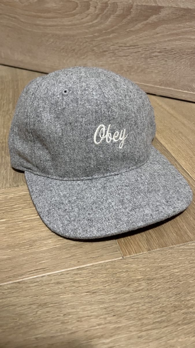 Obey Copricapi, berretti & cappellini: Cap: Obey grau Wolle, neuwertig, One Size – Nuovo (secondo la descrizione) da st.gallen venduto da soulgloprince