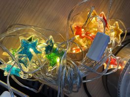 Guirlandes lumineuses et vertes maman